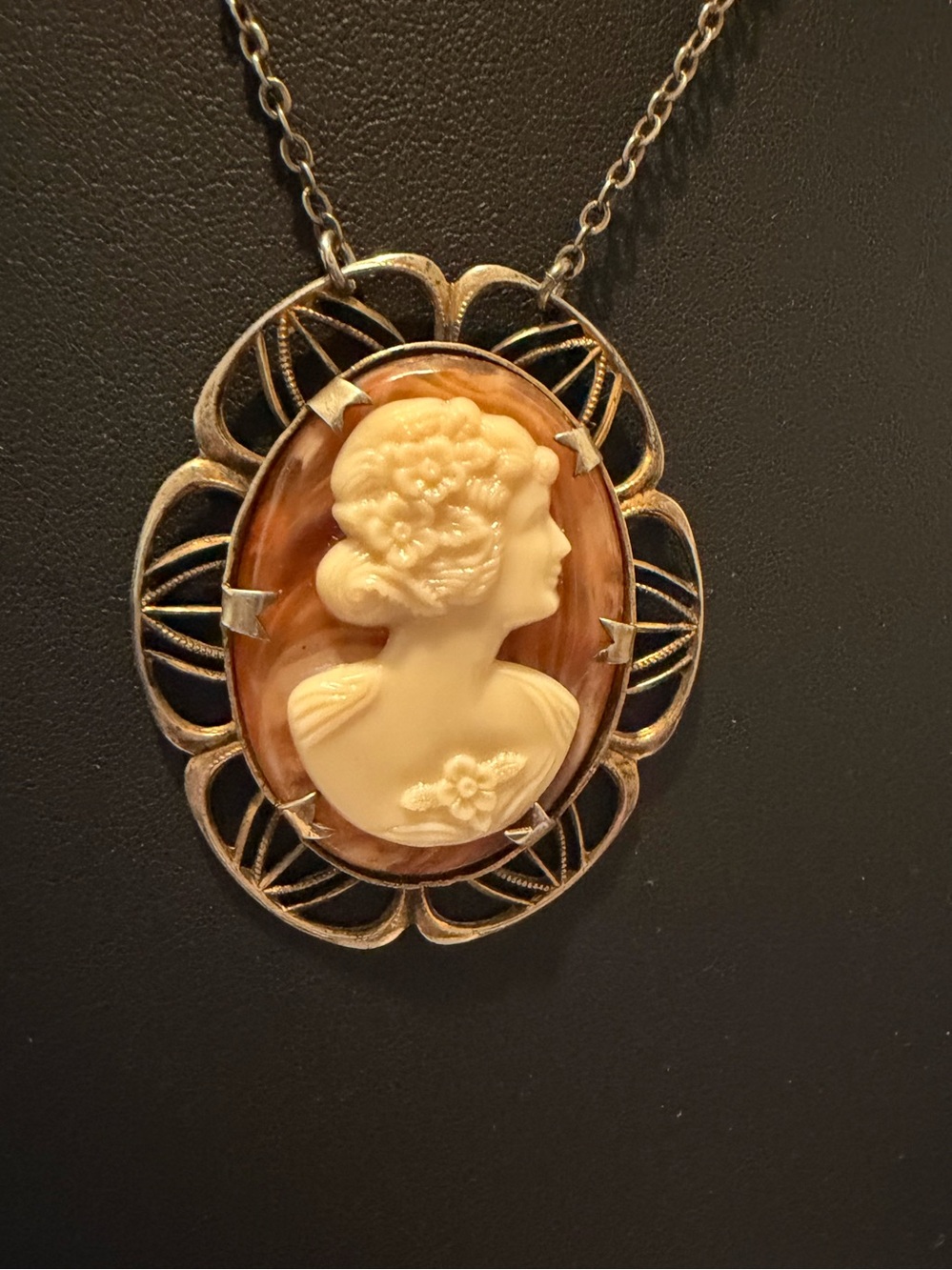 Vintage Sterling Silver Carved Cameo Pendant Necklace 18” Ornate Filigree